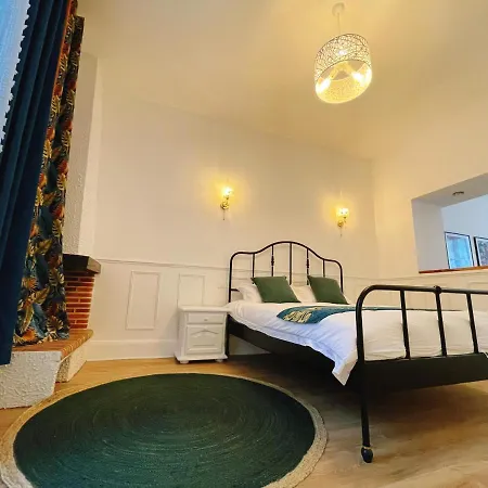 Muguette - Coeur De Vichy-1er Etage-balcon *