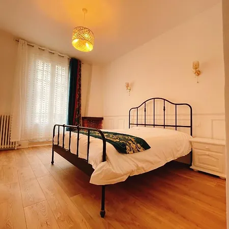 Muguette - Coeur De Vichy-1er Etage-balcon Apartment Vichy